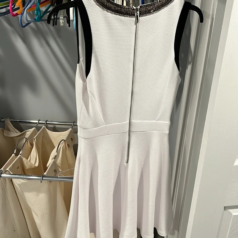 Beautiful white dress worn once great condition - Picture 4 of 4